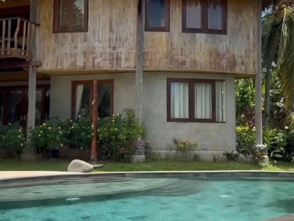 Deretan Artis Punya Villa Mewah di Bali, Anggun C. Sasmi Bangun Hunian Semi Outdoor