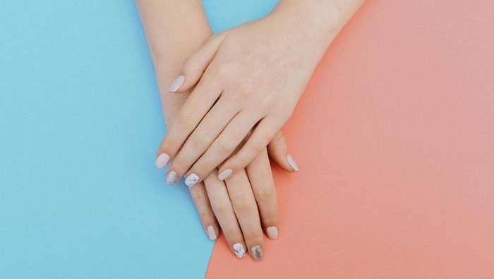 5 Kesalahan Menggunakan Kuteks Gel yang Bikin Kuku Rusak