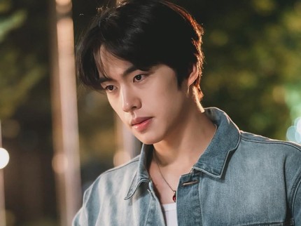 5 Potret Cho Han Gyeol, Aktor Tampan Pemeran Albert Oh di Drakor 'Undercover Miss Hong'