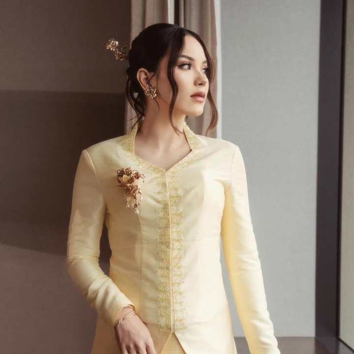 <p><em>Postingan</em> Alyssa ini banyak menuai respons positif dari netizen. Beberapa di antaranya memuji <em>style</em> dan paras cantik Alyssa yang memancarkan <em>pregnancy glowing</em> saat mengenakan kebaya modern. "Kaaa <em>masyaAllah</em> cantik banget," tulis akun @ri***. "<em>Masyaallah</em> bumil ini cakep banget dah," ungkap @oc***. "<em>masyaAllah</em> mamalyssa cantikkk bgtttt aura bumil nya bersinar," kata akun @do***. (Foto: Instagram @alyssadaguise)</p>