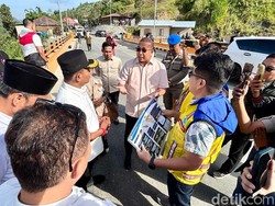 Cek Pembangunan Jalan Aia Dingin Solok, Andre Rosiade Desak Pembebasan Lahan