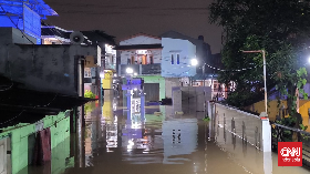 Banjir Parah di Kota Tangerang, Tanggul Jebol Jembatan Lumpuh