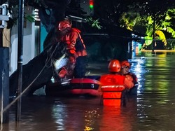Berangsur Surut, 81 RT dan 15 Jalan di Jakarta Masih Banjir Malam Ini