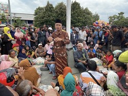 Video: Bupati Sudewo Jadi Tersangka, Warga Pati Gelar Syukuran