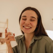 Ini Cara Membuat Face Mist Air Mawar untuk Rahasia Kulit Glowing