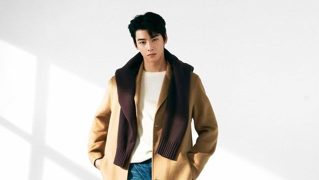 Masih Terjerat Kasus Pajak, Cha Eun Woo Gelar Pameran Foto di Jepang