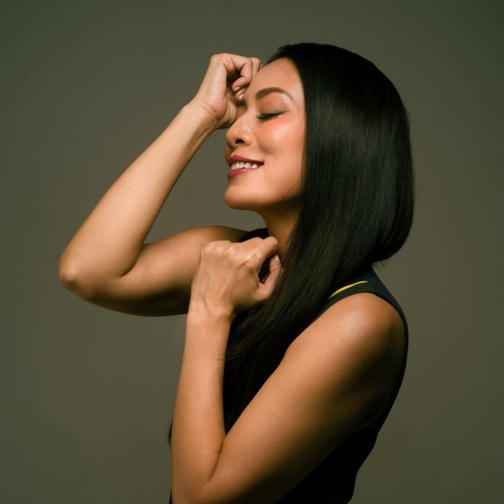 <p>Dewi memang sebelumnya pernah mengungkap bahwa sedang menjalani <em>long fasting</em> 72 jam. Hal ini dilakukannya untuk mempertahankan kesehatan. &ldquo;Kenapa saya melakukan <em>long fasting</em> ini? Jadi ada beberapa alasan. Pertama, ya karena memang bagus aja, ini merupakan mekanisme bersih-bersih tubuh, ada satu mekanise di tubuh kita namanya autofagi,&rdquo; ujar Dewi lewat salah satu <em>postingan</em>-nya.&nbsp;(Foto: Instagram @deelestari)</p>