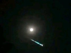 Heboh Benda Bercahaya Diduga Meteor di Langit Cianjur