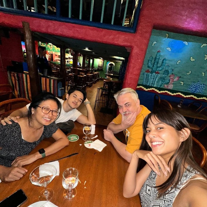 <p>Buku <em>Broken Strings</em> yang baru dirilis Aurelie Moeremans langsung menarik perhatian publik. Karya ini mengungkap pengalaman pribadinya sebagai korban <em>child grooming,</em> sekaligus menyinggung peran keluarga, termasuk sang adik, Jeremie Moeremans. (Foto: Instagram @aurelie)</p>