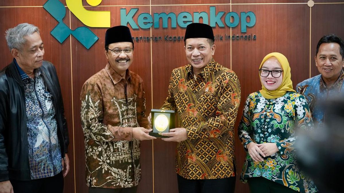 Kemenkop-Kemensos Teken MoU Pemberdayaan Penerima Bansos Melalui KDMP