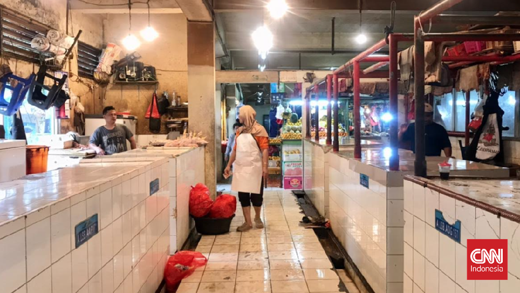 Kios Daging Sapi Masih Banyak Tutup, Pedagang Jual Rp130 Ribu per Kg