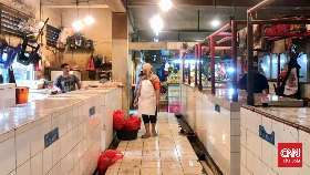 Kios Daging Sapi Masih Banyak Tutup, Pedagang Jual Rp130 Ribu per Kg