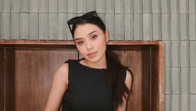 Polisi mengungkap kondisi selebgram Lula Lahfah saat ditemukan meninggal di apartemen, Jumat (23/1). Penyebab kematian masih diselidiki.