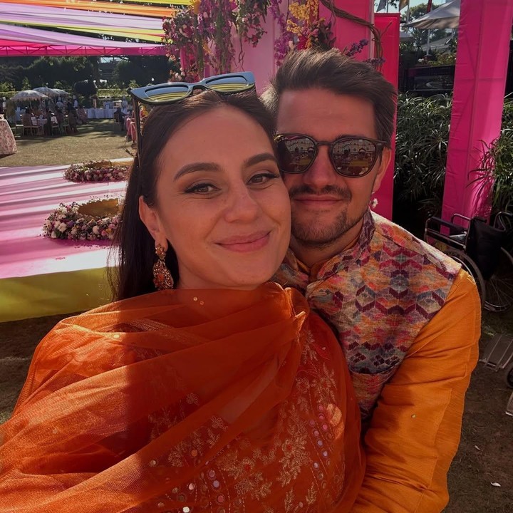 <p>Artis Marissa Nasution baru-baru ini terbang ke Kathmandu, Nepal untuk menghadiri pernikahan sahabatnya. Tak sendiri, Marissa pergi ke Nepal bersama suaminya Benedikt Brueggemann, Bunda. (Foto: Instagram @marissaln)</p>