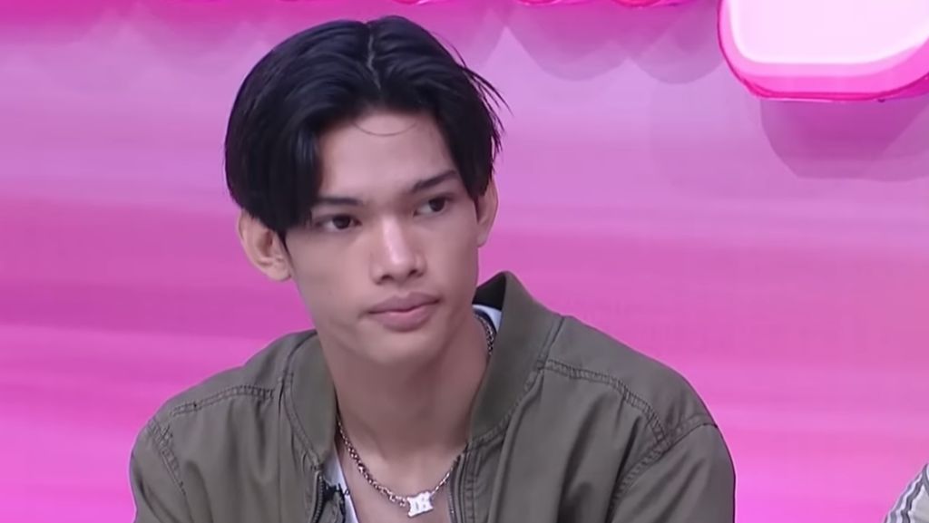 Cerita Perjalanan 'Manusia Silver' yang Kini Jadi Model Profesional