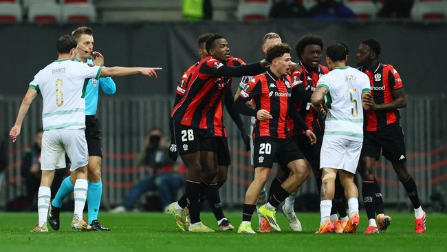 Go Ahead Eagles yang diperkuat Dean James menelan kekalahan 1-3 saat menghadapi Nice dalam lanjutan Liga Europa, Jumat (23/1) dini hari WIB.