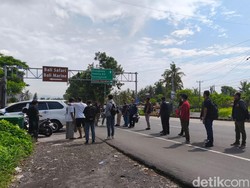 Rekonstruksi Ungkap Satu Sayatan Fatal Kasus Pembacokan Depan Kafe Gianyar
