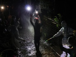 Tunggu Kabar, Keluarga Hariadi Kru Pesawat ATR 42-500 Gelar Pengajian