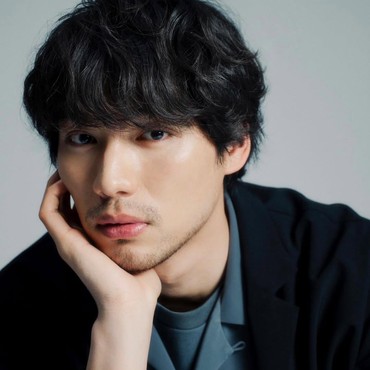 Jadi Backburner di Can This Love Be Translated, 7 Pesona Sota Fukushi Aktor Jepang Disorot