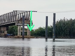 Tiang Pancang Jembatan P6 Lalan Roboh Usai Diserempet Tug Boat