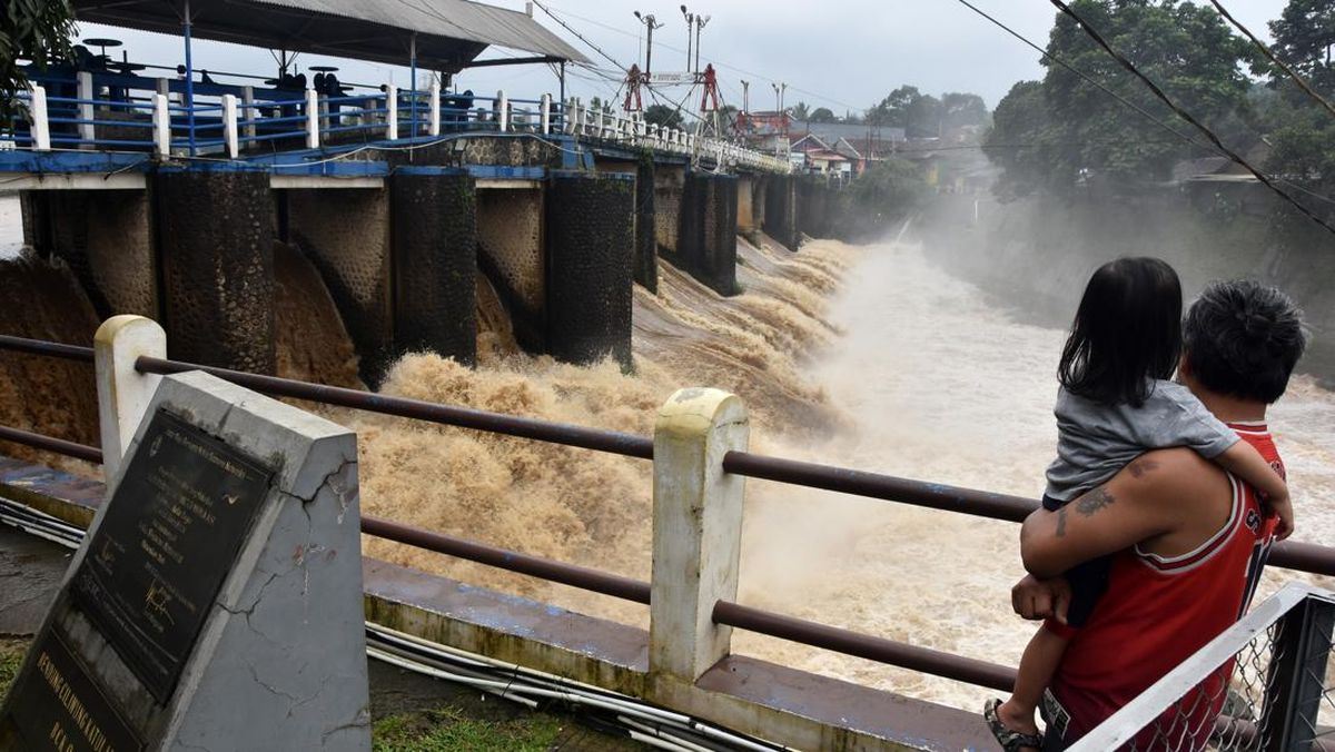 Bendungan Katulampa Siaga 3, Jakarta Bersiap Hadapi Banjir
