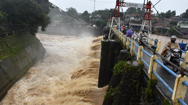 Gubernur DKI Jakarta Pramono Anung menyebut proses normalisasi Sungai Ciliwung untuk mengatasi banjir Jakarta sudah dimulai.