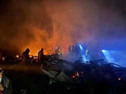 Kebakaran Hebat di Toraja Utara Hanguskan Rumah-Tongkonan, Kerugian Rp 2 M