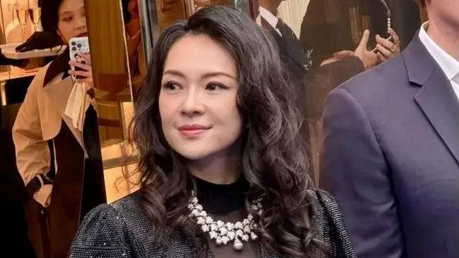 Dinilai Awet Muda setelah Menjanda, Zhang Ziyi Tampil Berani di Usia 46 tahun