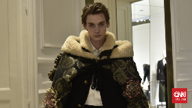 Rekonstruksi Gaya Aristokrat Modern Jonathan Anderson untuk Dior Men