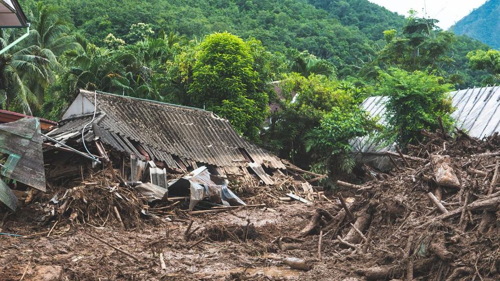 Longsor Terjang Desa Bongas Pemalang Jateng, 2 Orang Hilang