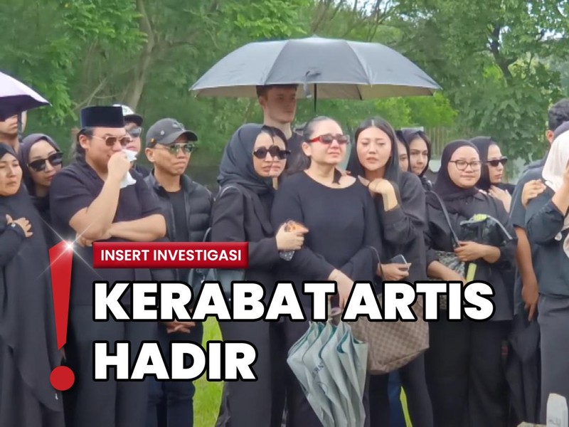 Momen Keluarga-Sahabat Antar Lula Lahfah ke Peristirahatan Terakhir