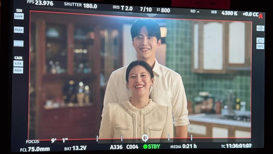 Kim Seon Ho dan Go Youn Jung