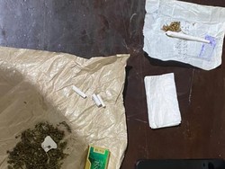 Bawa Ganja Dibungkus Kertas Nasi, 2 Pengedar Diciduk di Manggarai