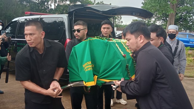 Polisi masih menunggu hasil analisis dari barang bukti yang ditemukan untuk memastikan penyebab kematian selebgram Lula Lahfah.