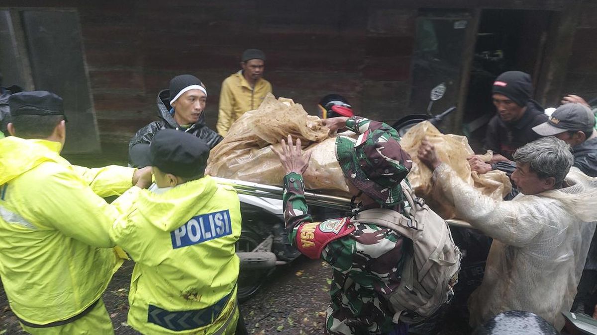 Bupati Bandung Barat Tetapkan Darurat Bencana Longsor di Cisarua