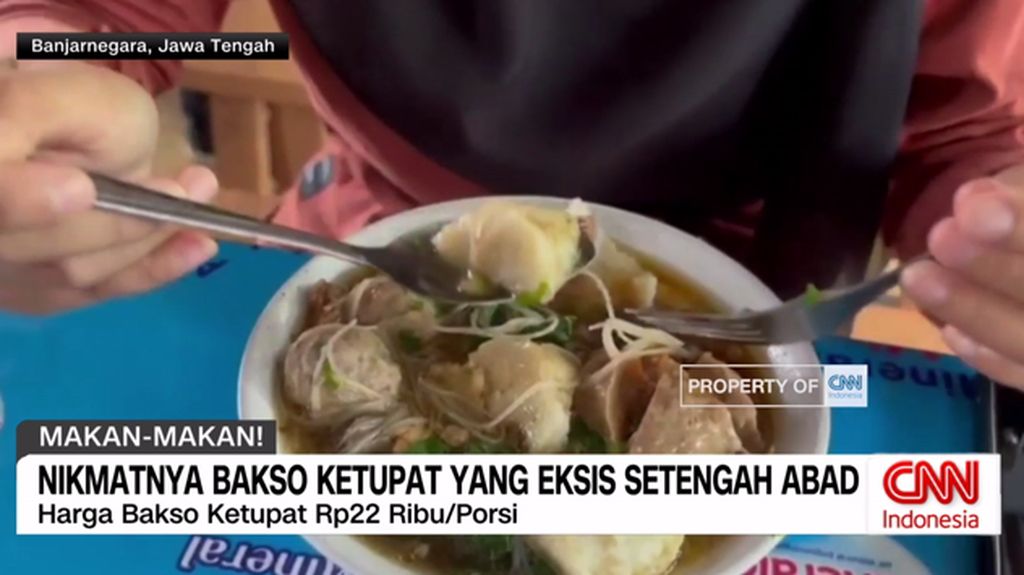 VIDEO: Nikmatnya Bakso Ketupat Yang Eksis Setengah Abad