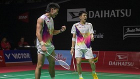 Ramai Suporter, Raymond/Joaquin Butuh 20 Menit untuk Jalan 200 Meter