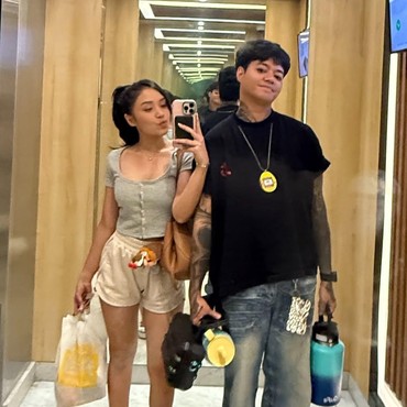 Tangis Reza Arap Saat Pemakaman Lula Lahfah: Kenapa Semua Orang Ninggalin Gue?