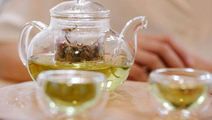 5 Kelompok Orang yang Sebaiknya Tidak Minum Teh Hijau, Kamu Termasuk?