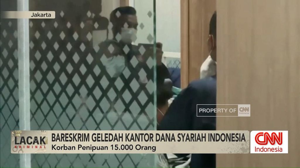 VIDEO: Bareskrim Geledah Kantor Dana Syariah Indonesia
