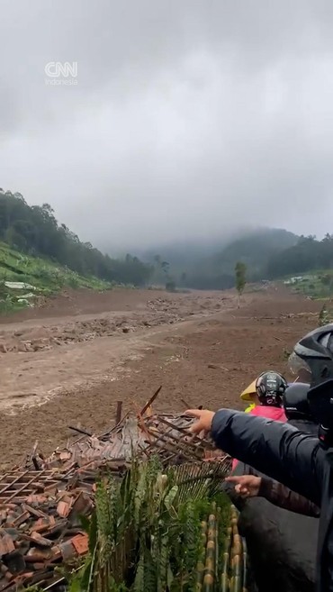 Penampakan Longsor di Cisarua Bandung Barat, 30 Rumah Terdampak