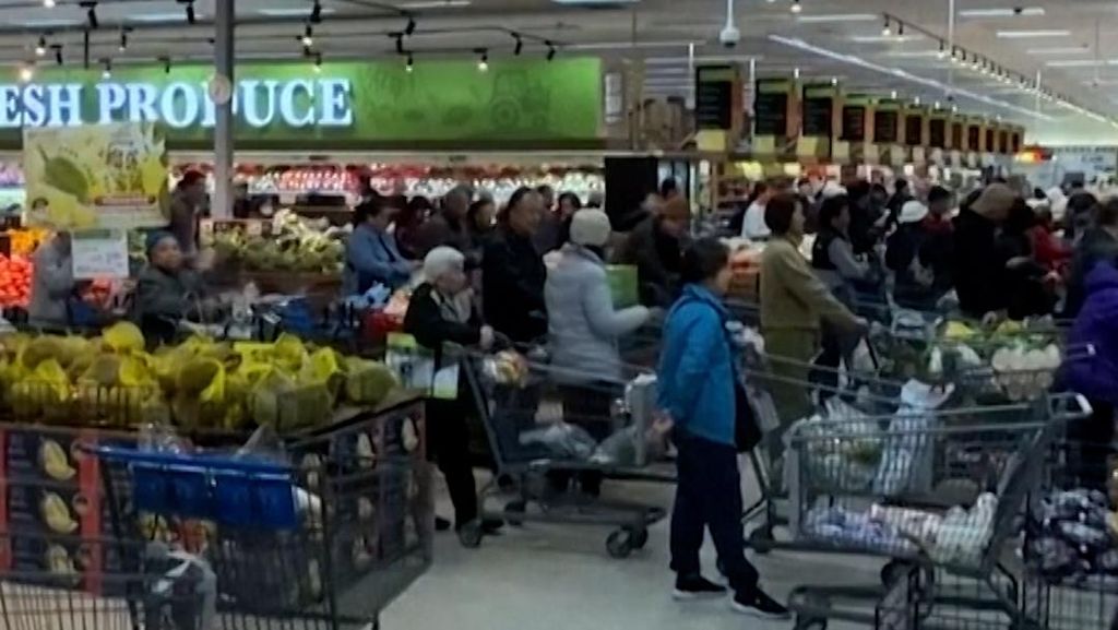 Suhu Dingin Ekstrem Ancam AS, Warga Borong Persediaan di Supermarket