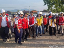 Tinjau Pembangunan Sekolah Rakyat di Karangasem, Wamen PU Ingatkan Kualitas