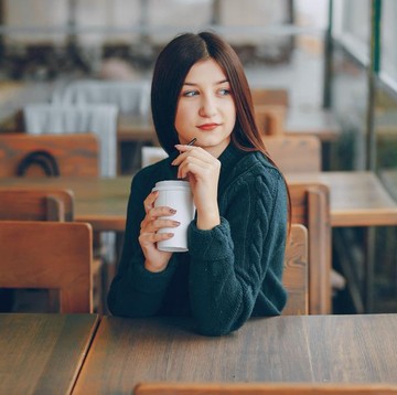 Sering Jajan Kopi Takeaway? Ketahui Bahaya Mikroplastik Masuk ke Tubuh!