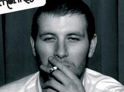 Renungan Pria di Sampul Album Ikonik Arctic Monkeys: Kesuksesan Segila Ini Tak Akan Terulang Lagi