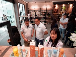 Perempuan Asal Tulungagung Bangun Pabrik Kosmetik Kelas Dunia di Desa