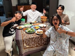 Seloroh Fajar Sadboy Digandeng Dudung Abduracman Nyanyi Religi