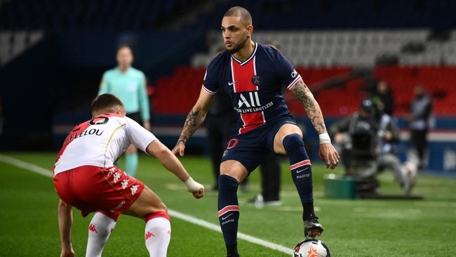 Persib Bandung memperkenalkan pemain barunya Layvin Kurzawa dengan cara yang unik dan menarik bertema Paris van Java.