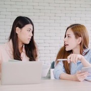 5 Kalimat yang Bikin Kamu Nggak Dianggap Serius dan Alternatif yang Lebih Baik