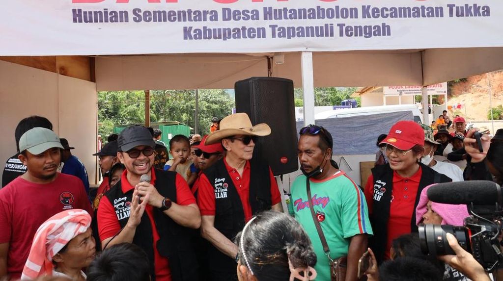 PDIP Gelar Natal Bersama Korban Bencana Sumut, Siapkan 50 Unit Huntara
